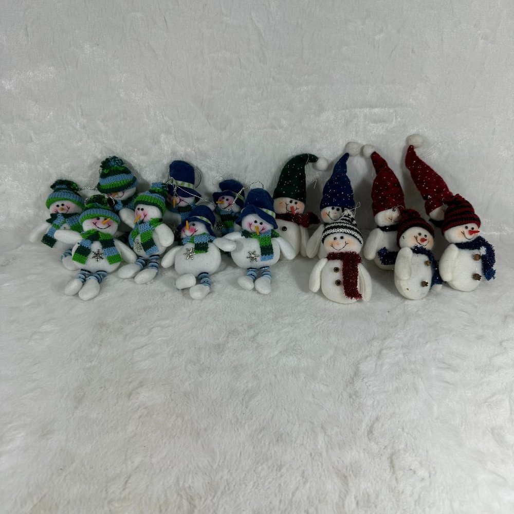 Set of 15 stuffed Snowmen Christmas ornaments Hats Scarves